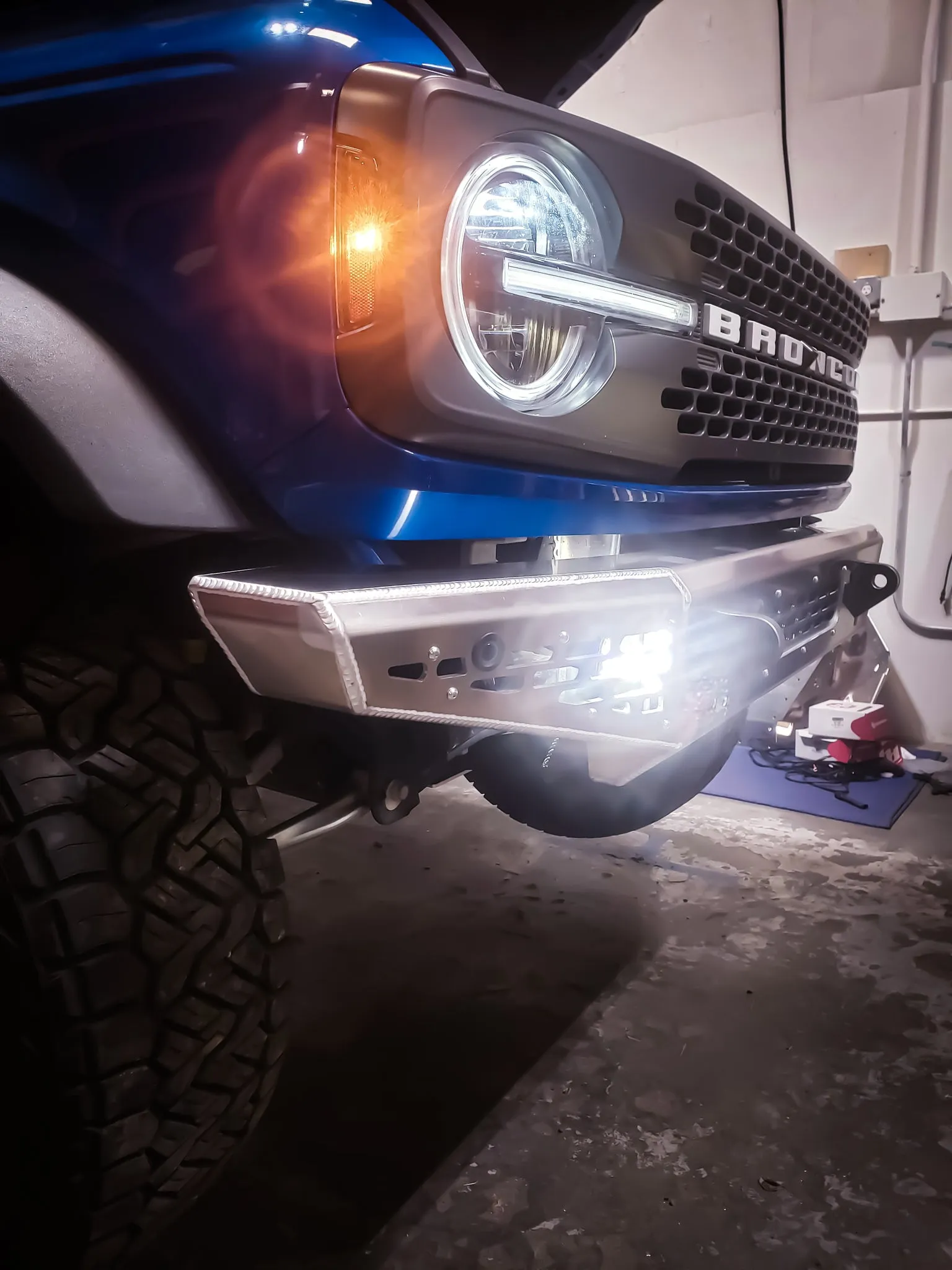 Bronco Aluminum Front Bumper - Featherweight Series