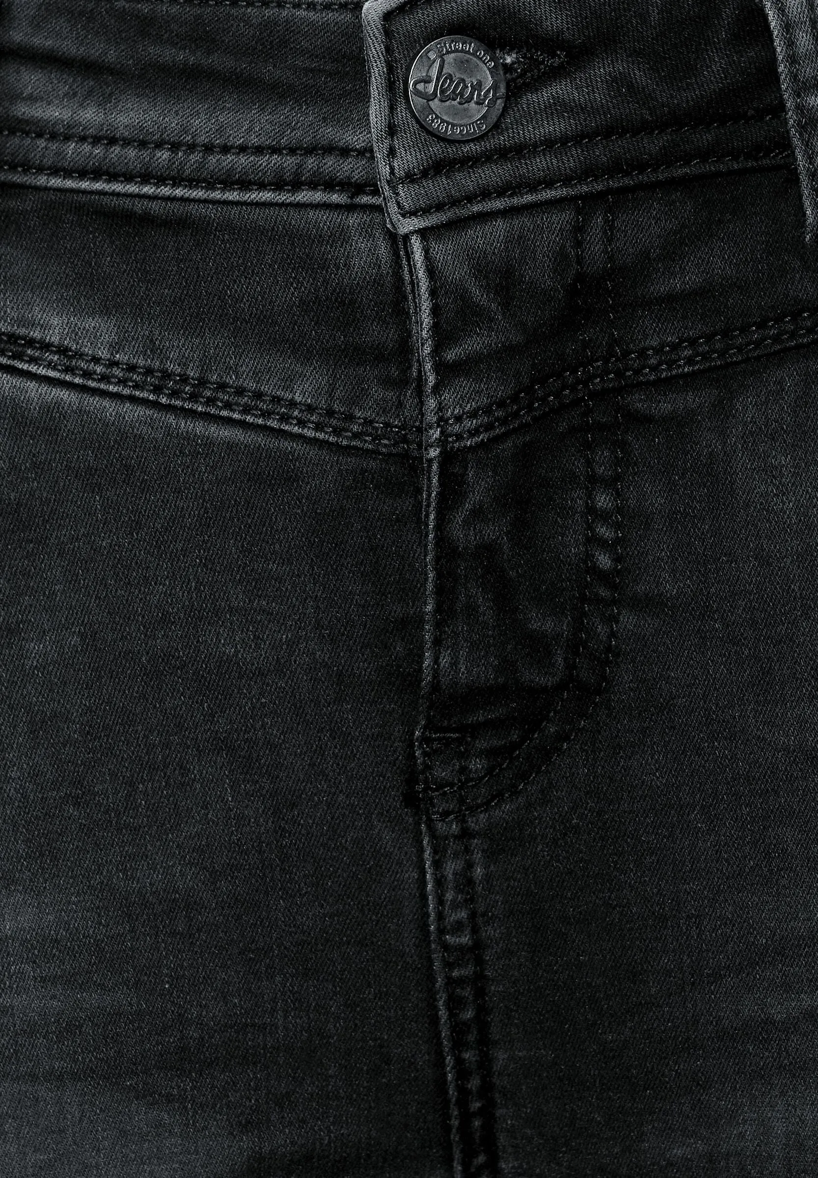Casual Fit Jeans