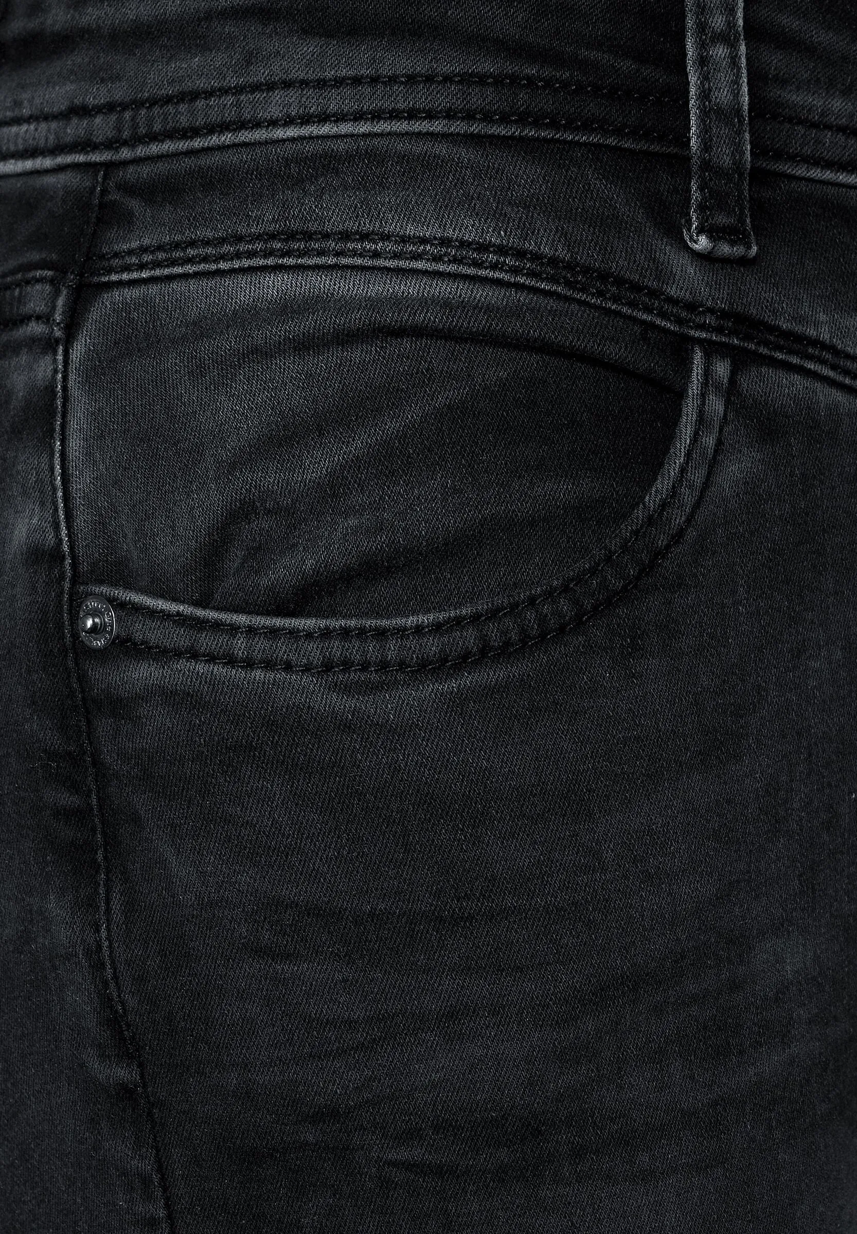 Casual Fit Jeans