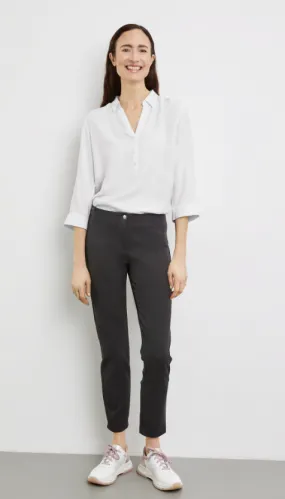 GERRY WEBER<BR>
Versatile 7/8 Slim Fit Trousers<BR>
Black/Navy<BR>