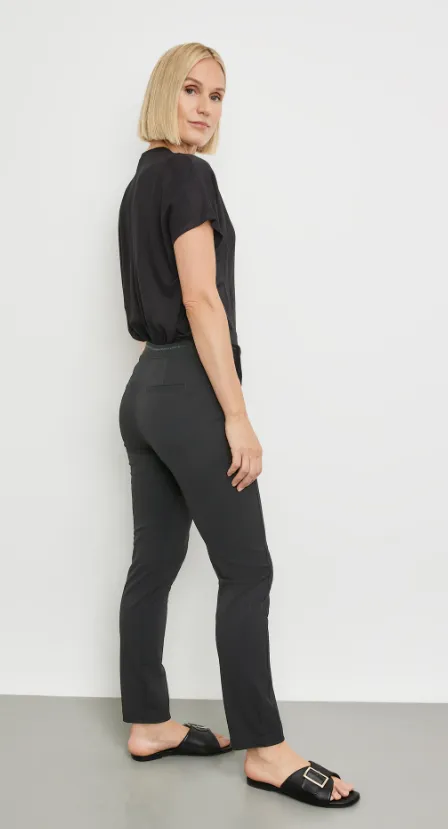 GERRY WEBER<BR>
Versatile 7/8 Slim Fit Trousers<BR>
Black/Navy<BR>
