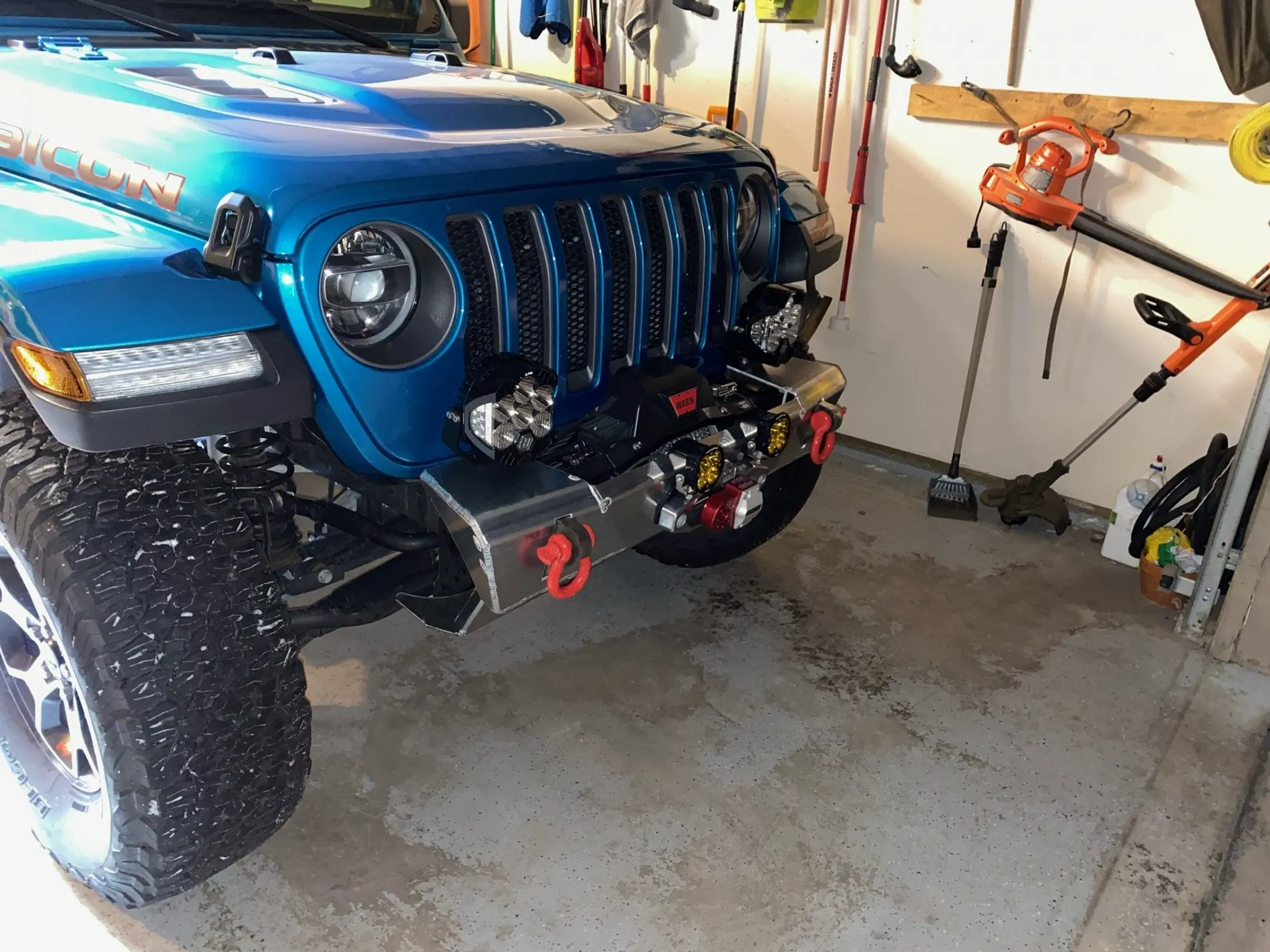 JL/JT Aluminum Front Bumper - Featherweight Series (Stubby)
