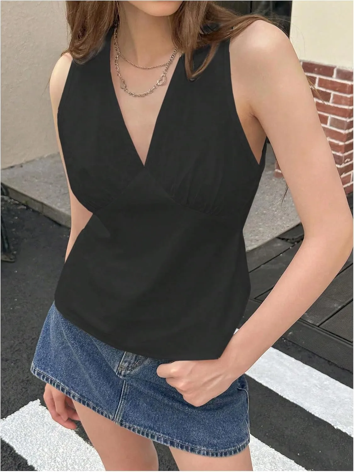 OYOANGLE Women's Minimalist V Neck Sleeveless Blouses Ruched Slim Fit Casual Tank Tops