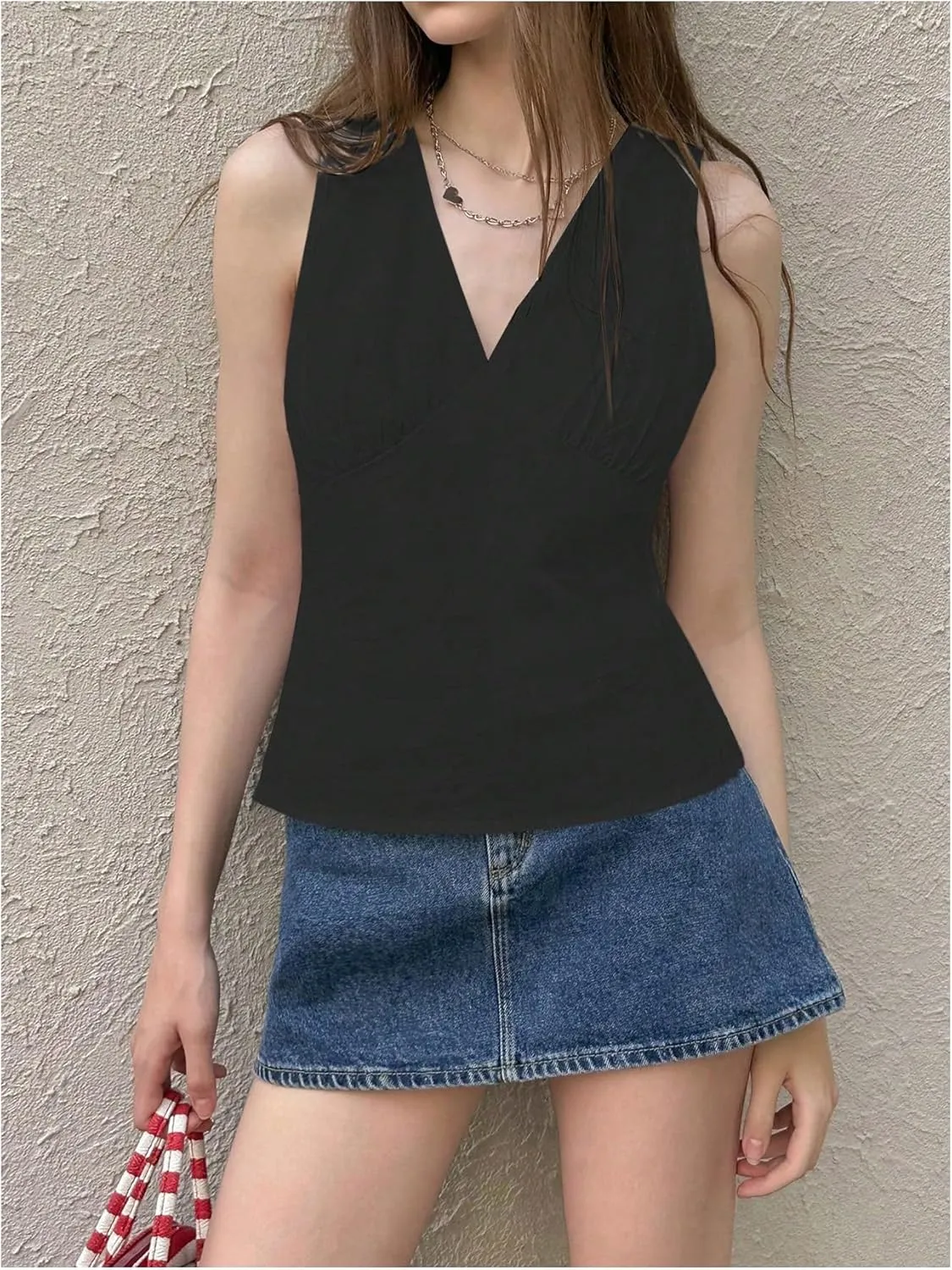 OYOANGLE Women's Minimalist V Neck Sleeveless Blouses Ruched Slim Fit Casual Tank Tops