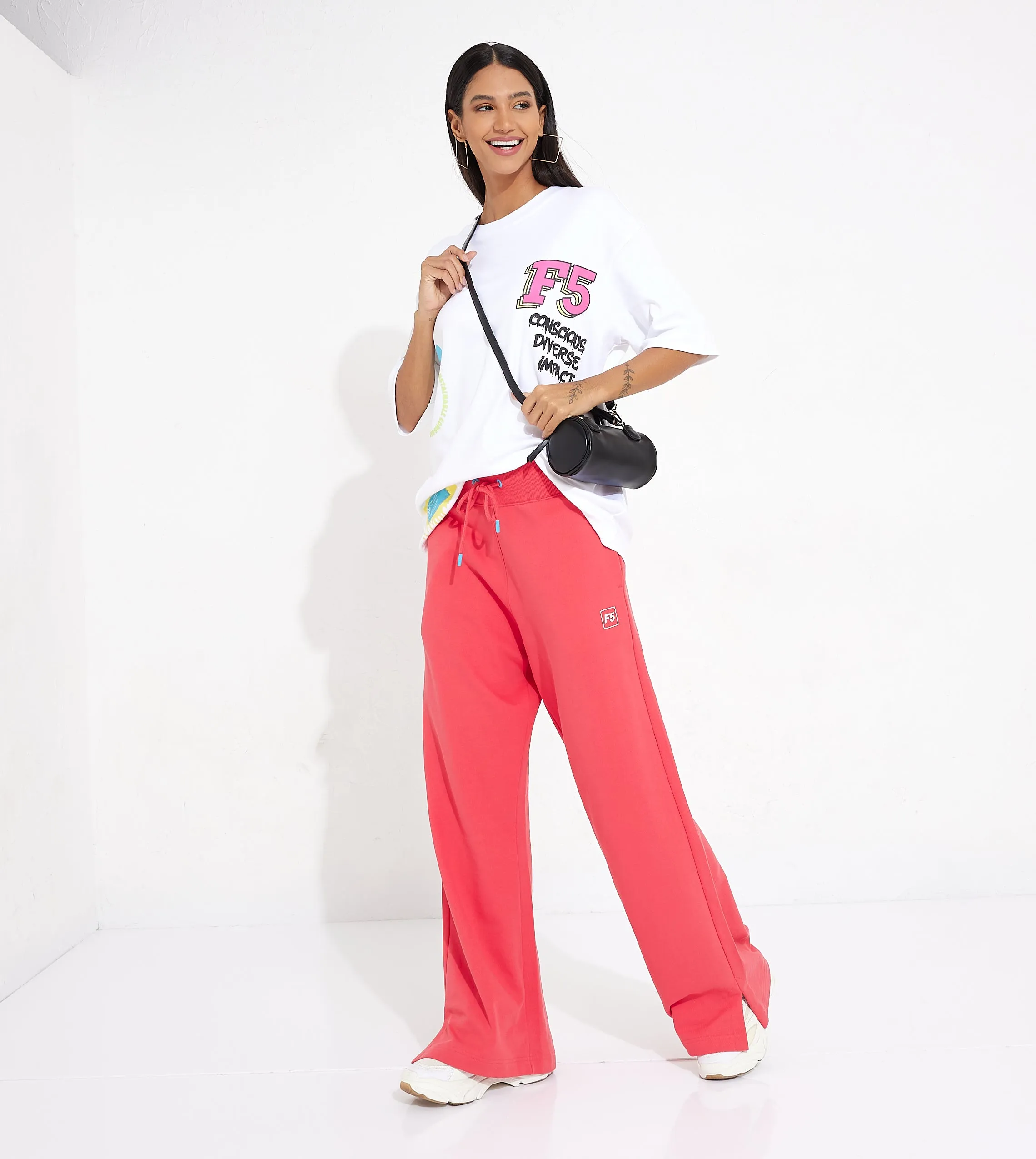WOMEN DOODLE T-SHIRT