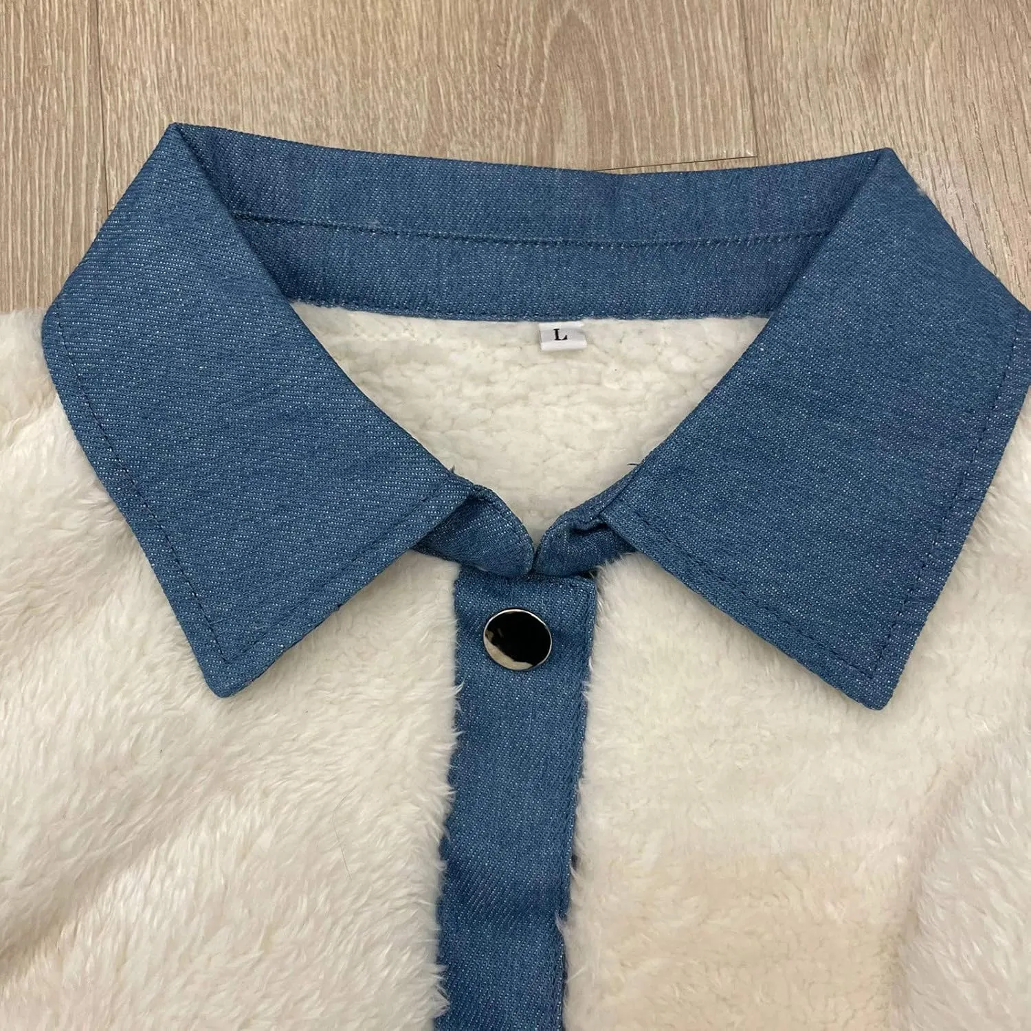 Womens Denim Jacket Fleece Warm 2024 Button Down Shirt Jacket Fall Fuzzy Lightweight Soft Coats Winter Warm Outerwear